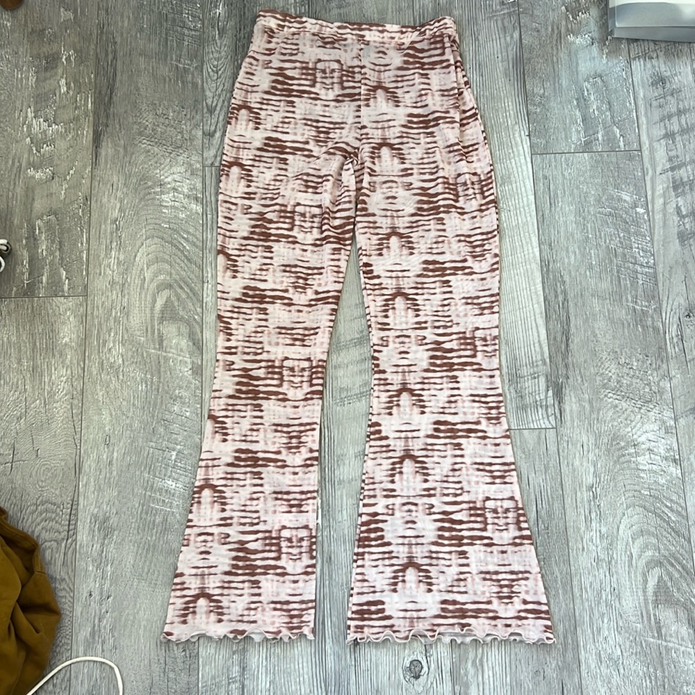Printed mesh crop pants